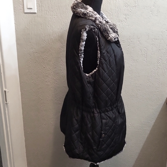 Faux Fur Reversible Vest with Toggles to Cinch in if Desired - Picture 13 of 15